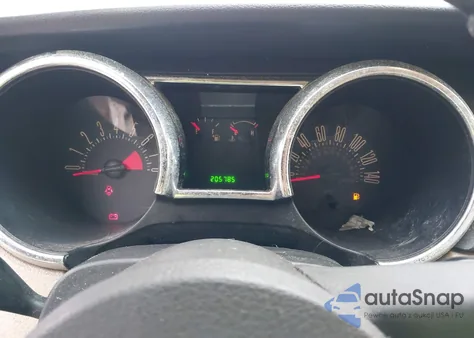 2005 Ford Mustang Gt Deluxe/Gt Premium from USA, damaged, VIN 1ZVFT82H255111403